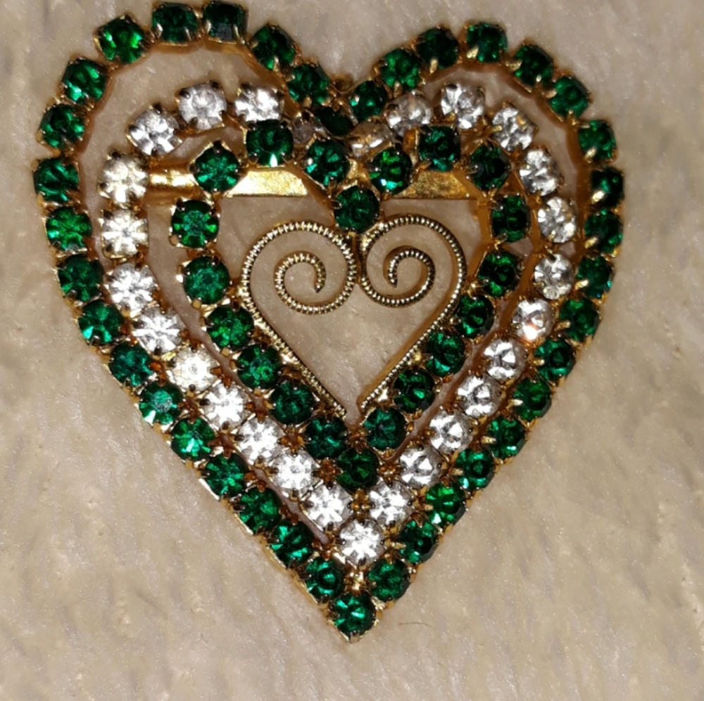 Hand designed broch